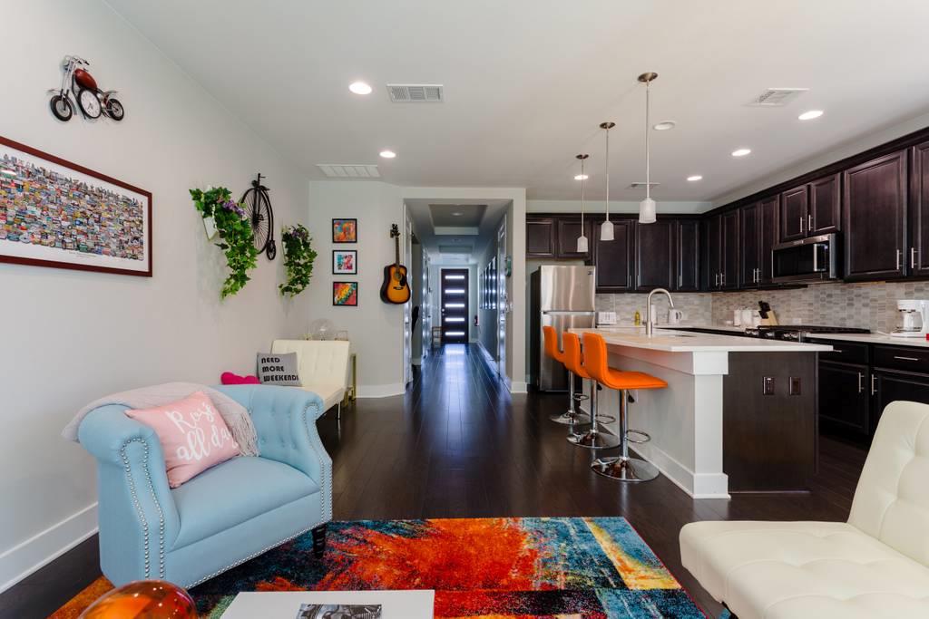 807 E 16th ST # B Unit: A & B