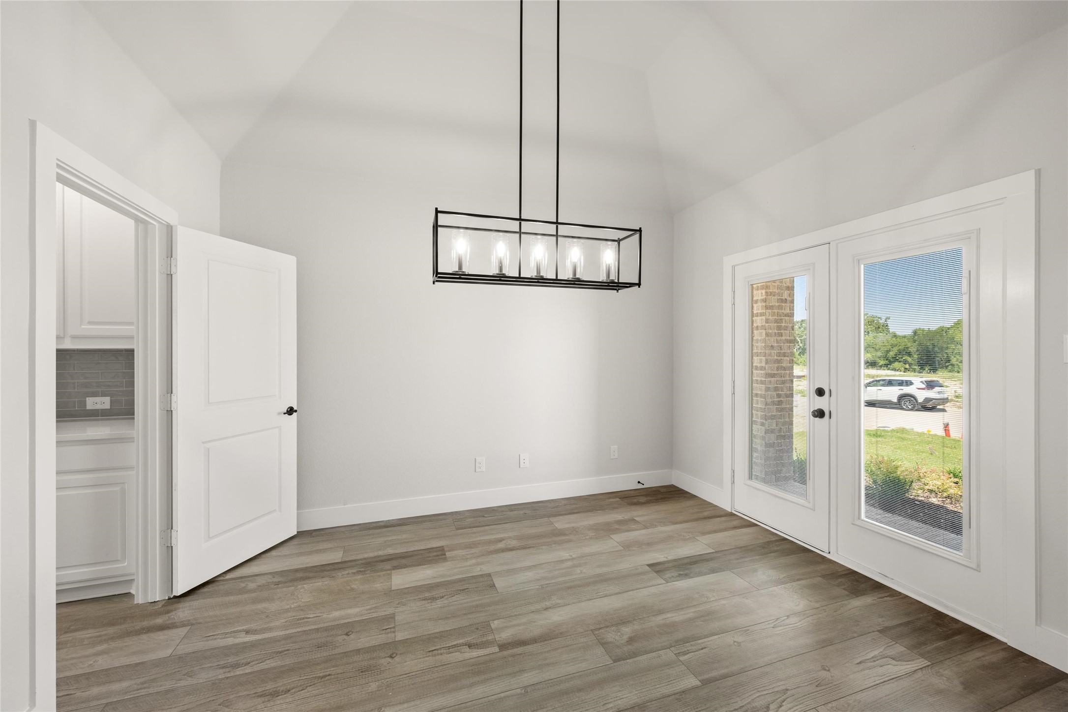 1605 Whisperwood Way