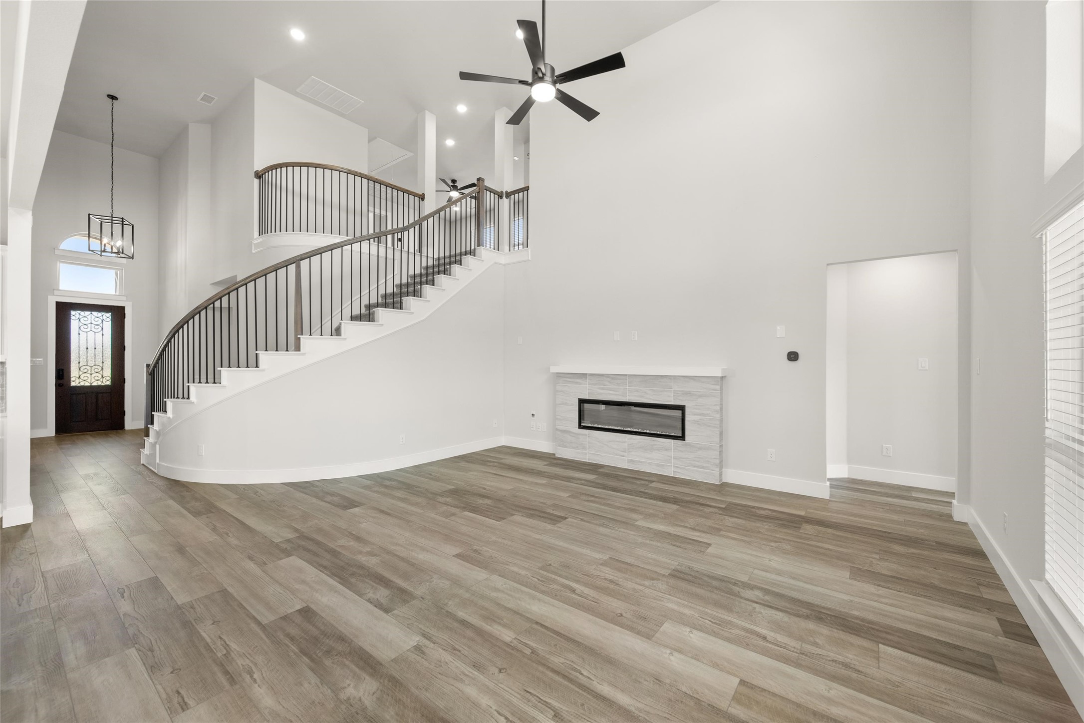 1605 Whisperwood Way