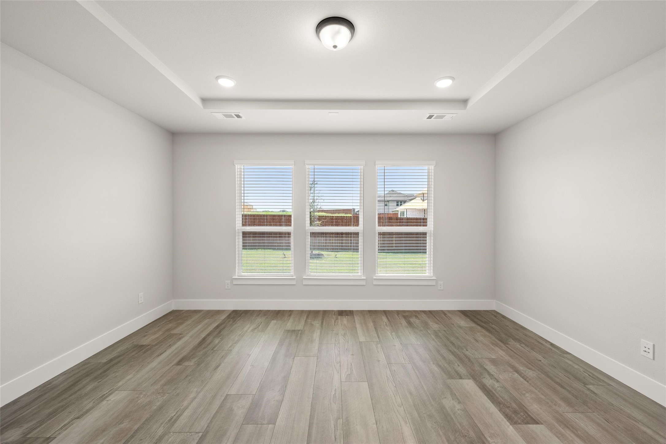 1605 Whisperwood Way