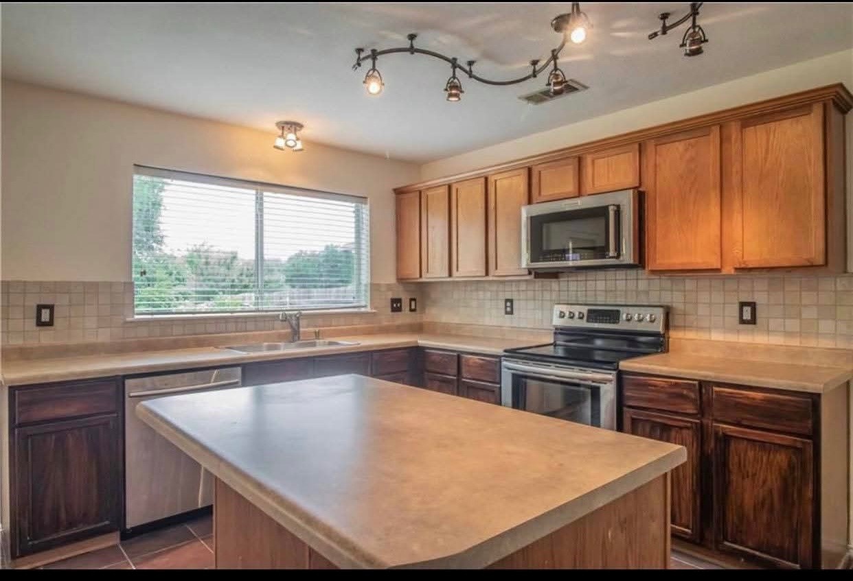 14045 Lost Spurs Road