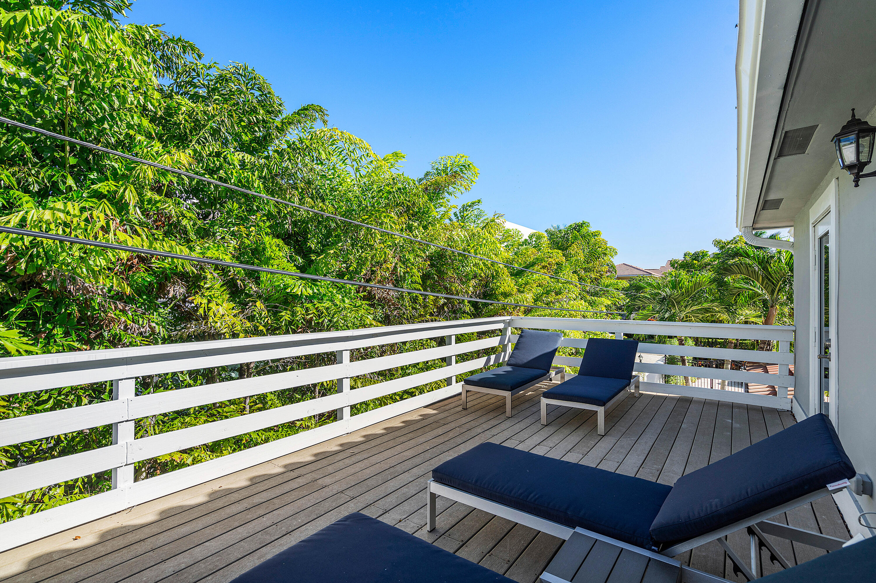 820 Palm Trail