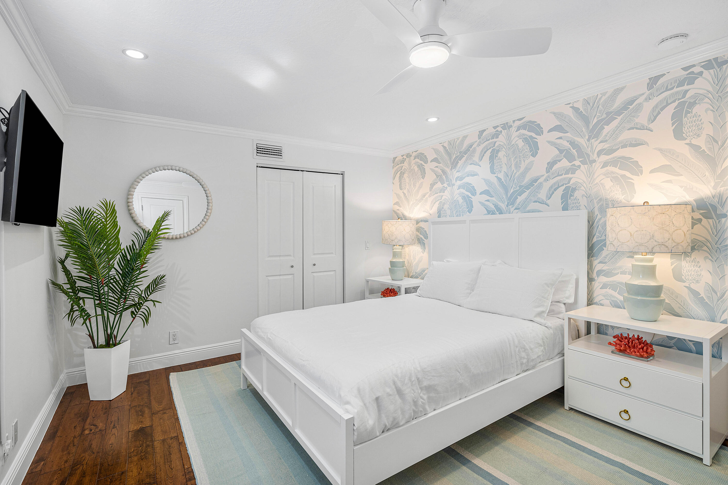 820 Palm Trail
