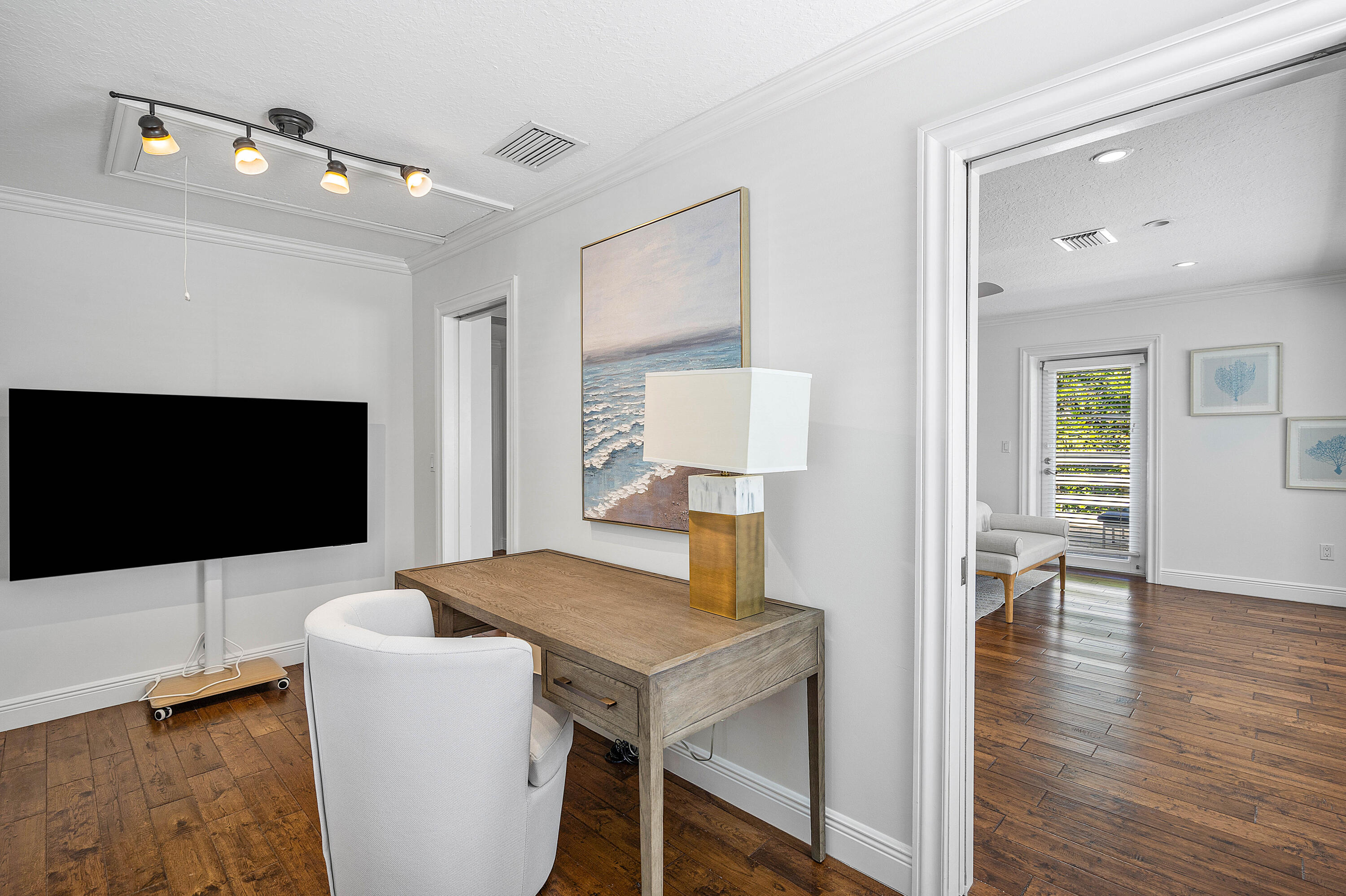 820 Palm Trail