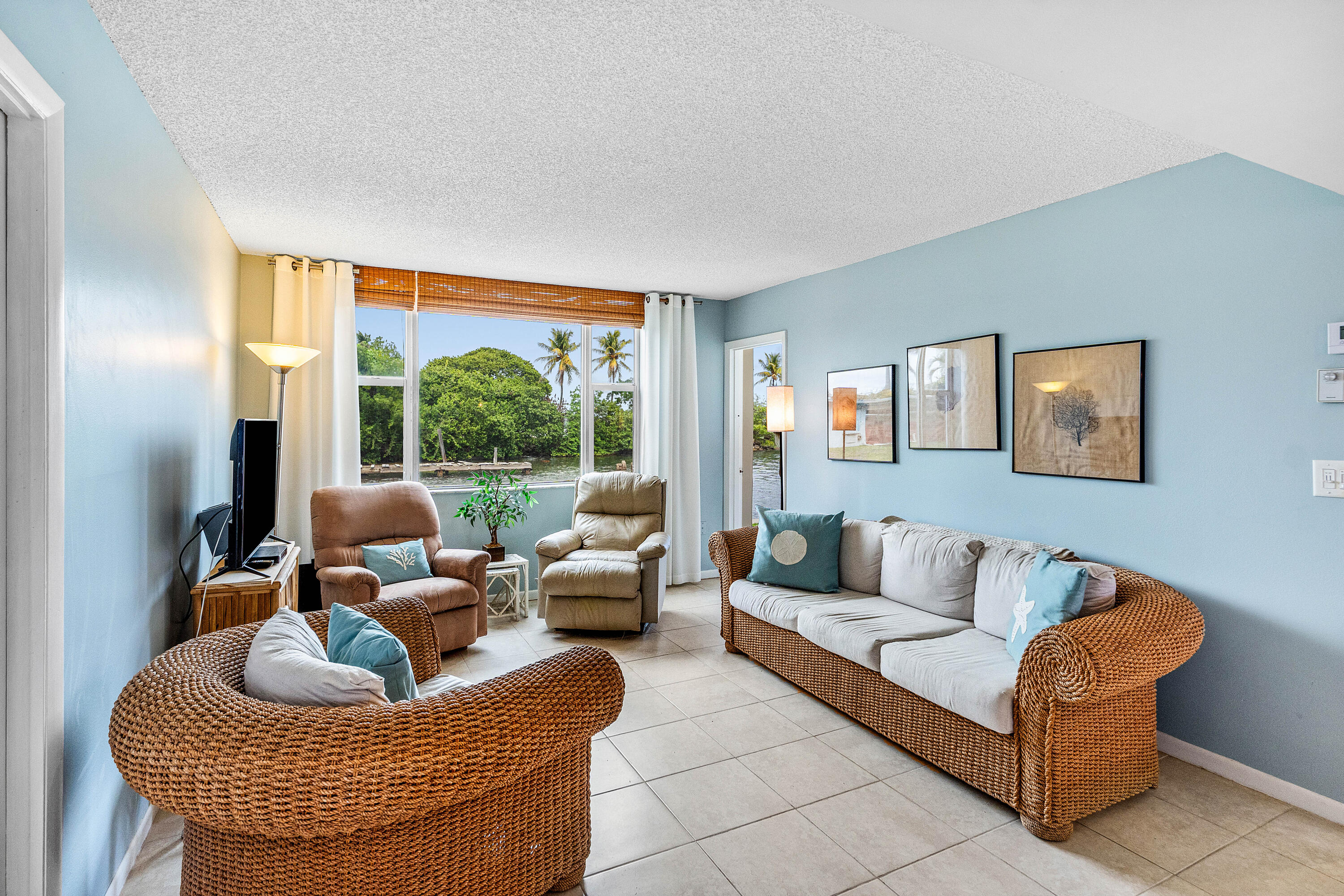 1820 New Palm Way 103