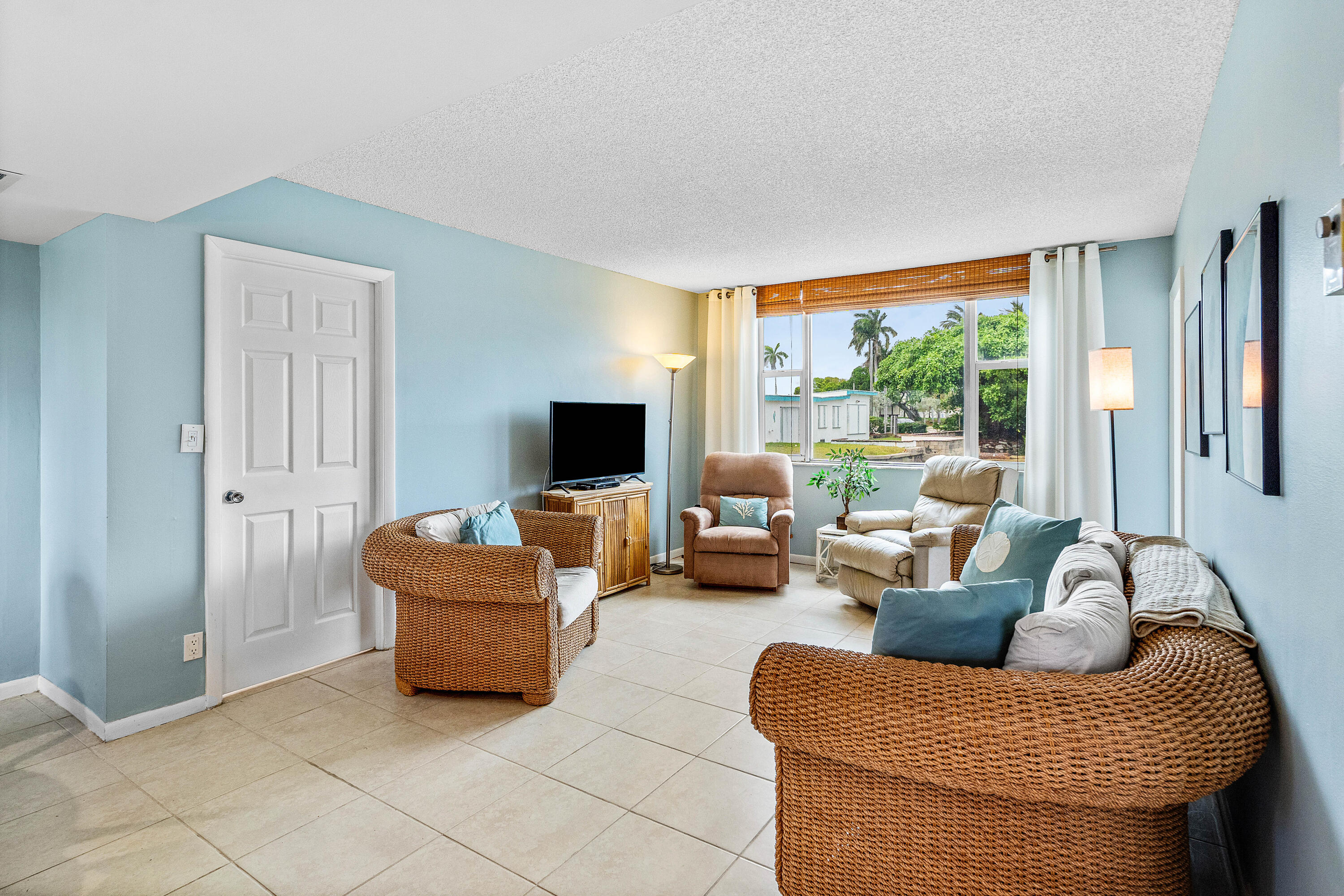 1820 New Palm Way 103