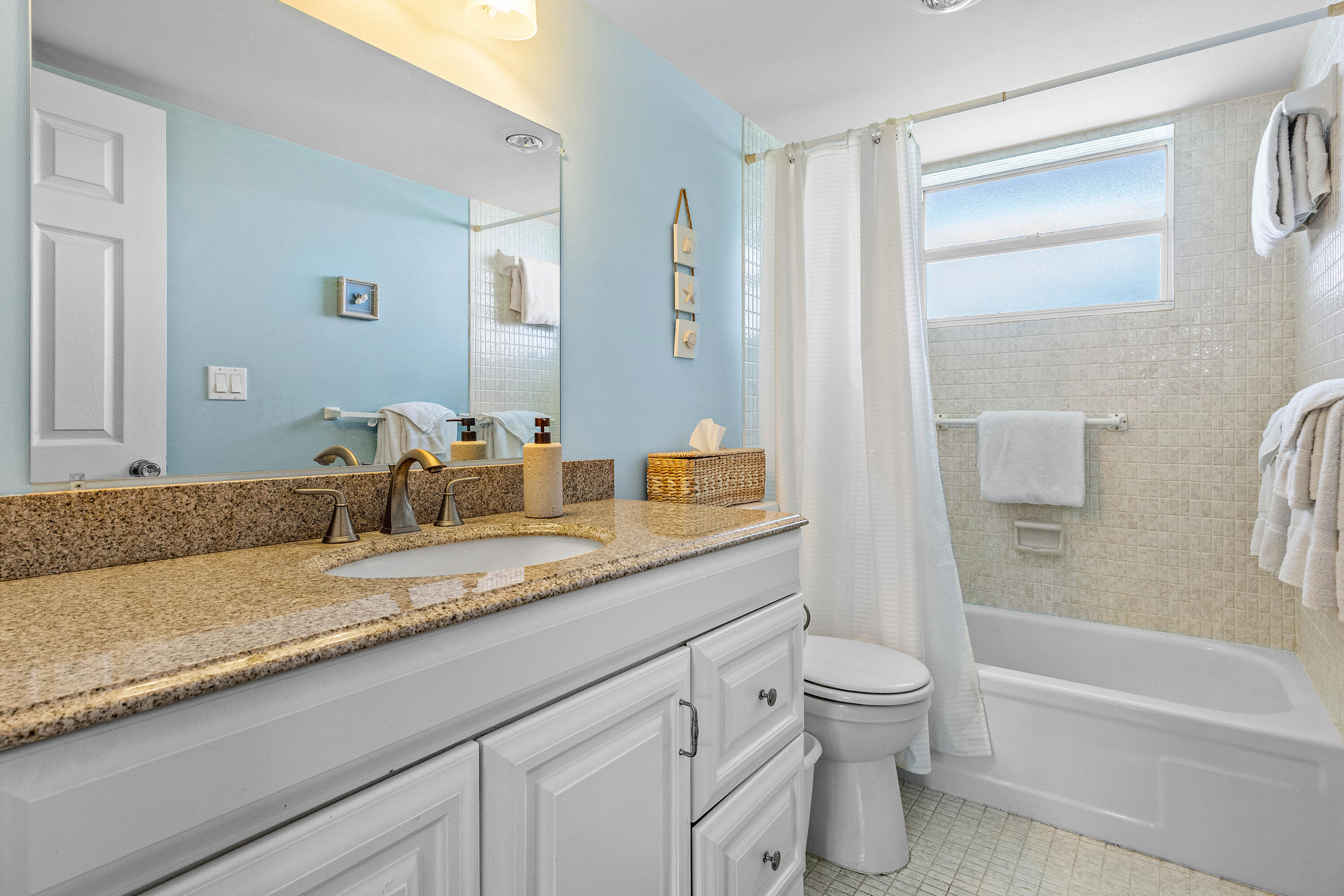 1820 New Palm Way 103