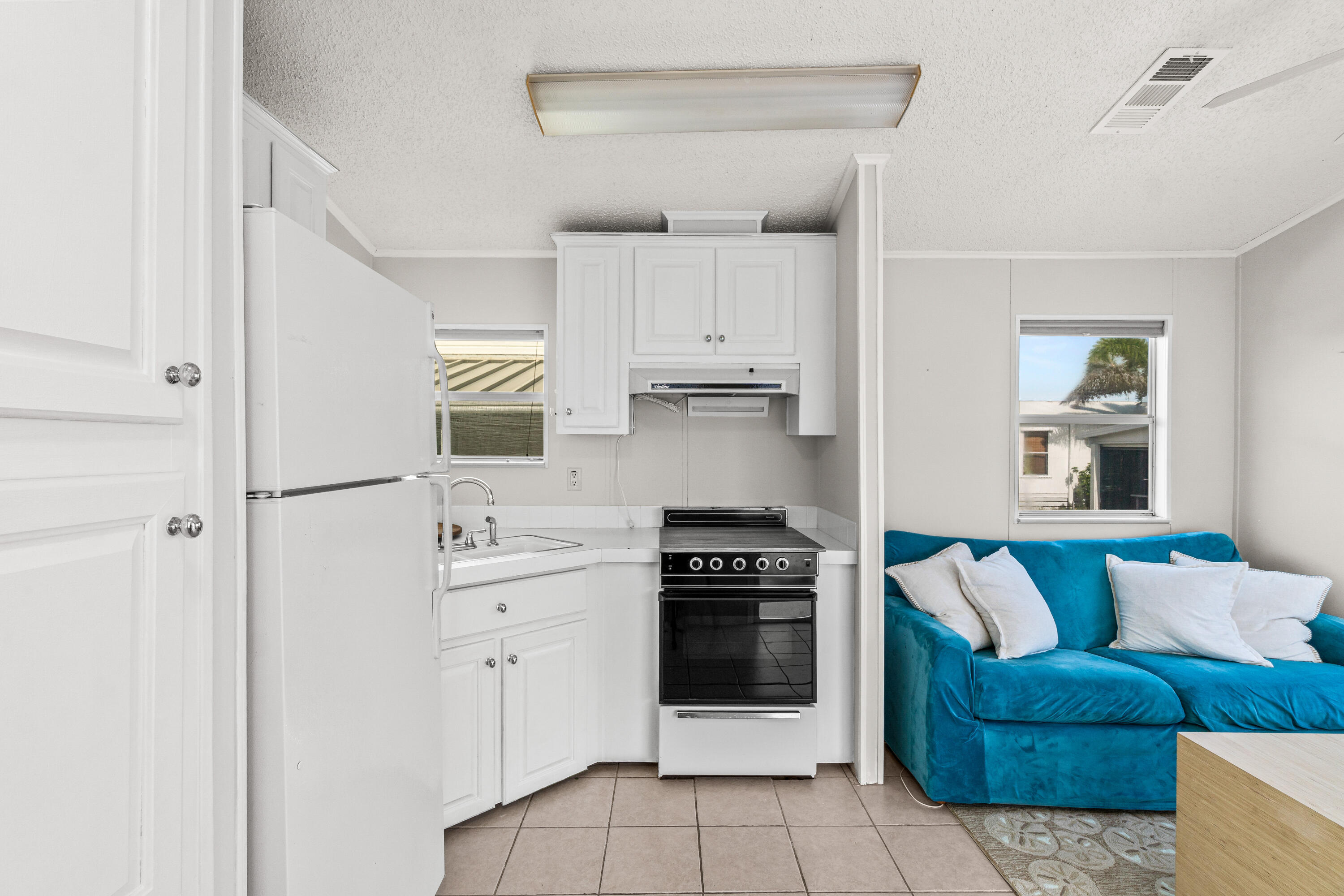12 Hibiscus Drive H