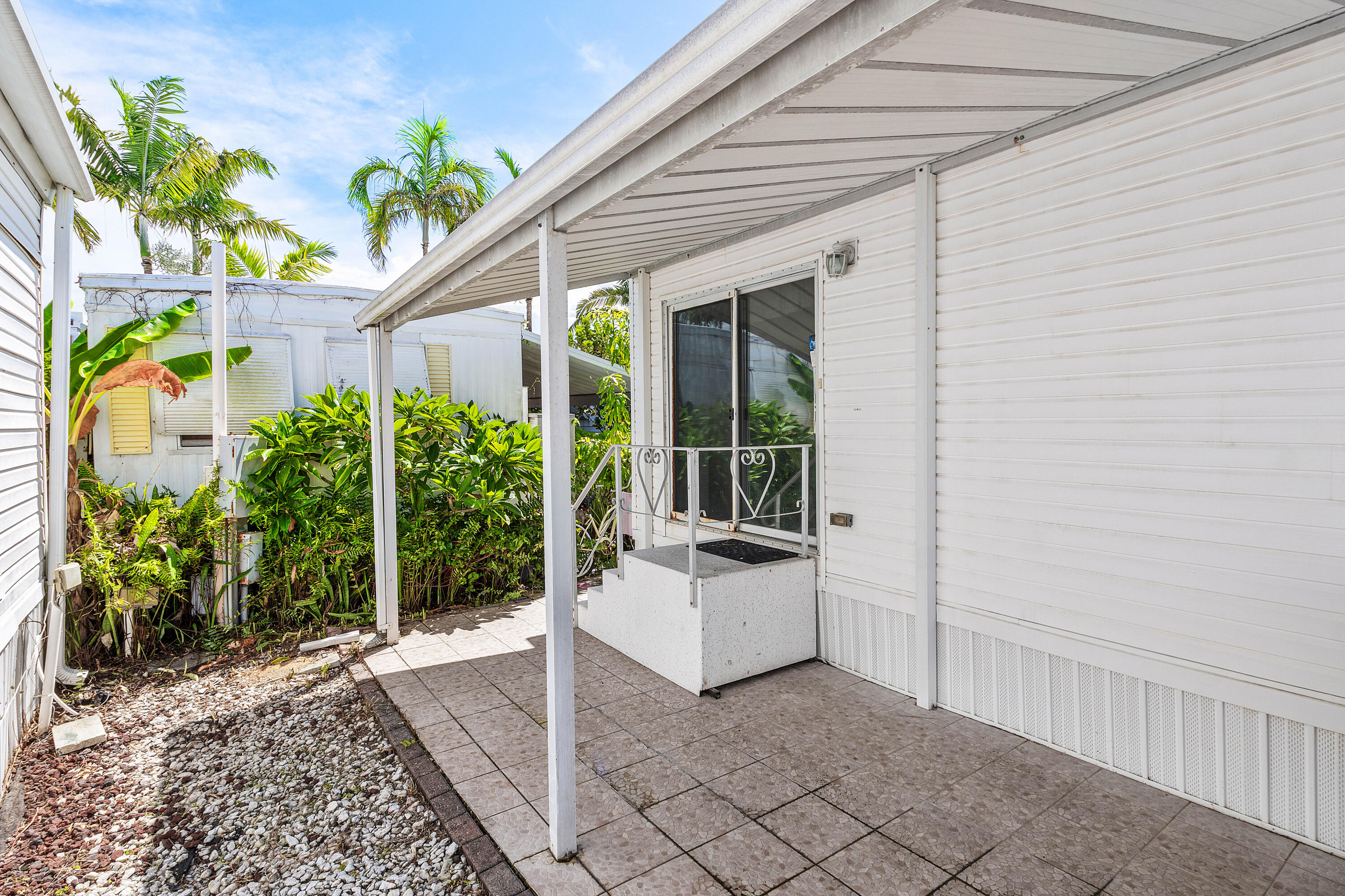 13 Hibiscus Drive H