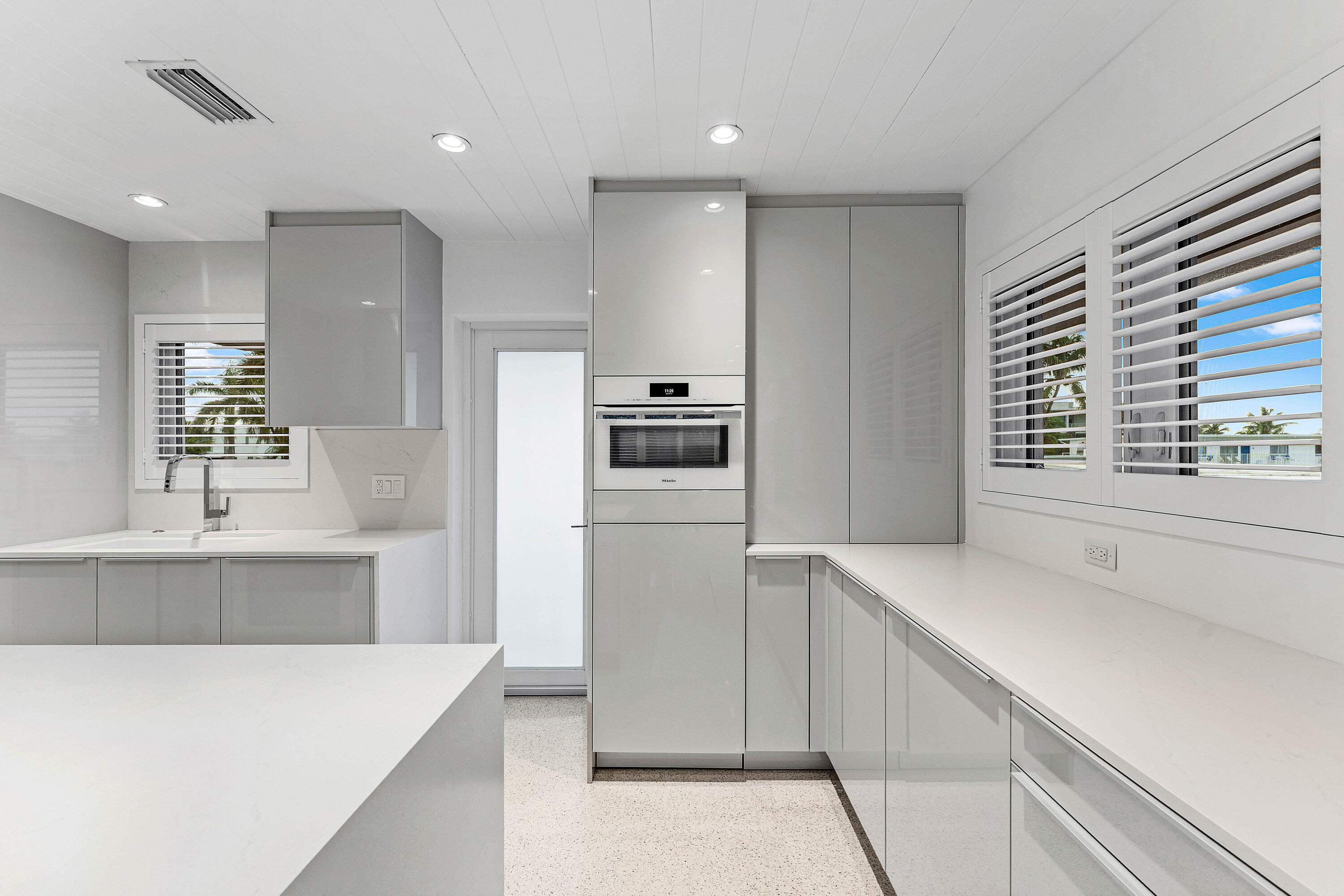 1877 S Ocean Boulevard 10