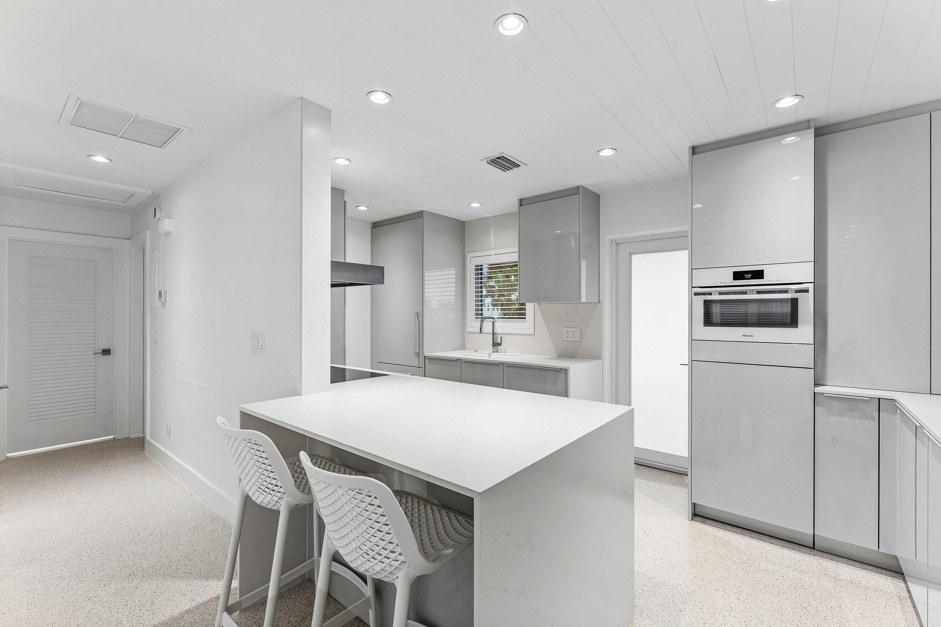 1877 S Ocean Boulevard 10