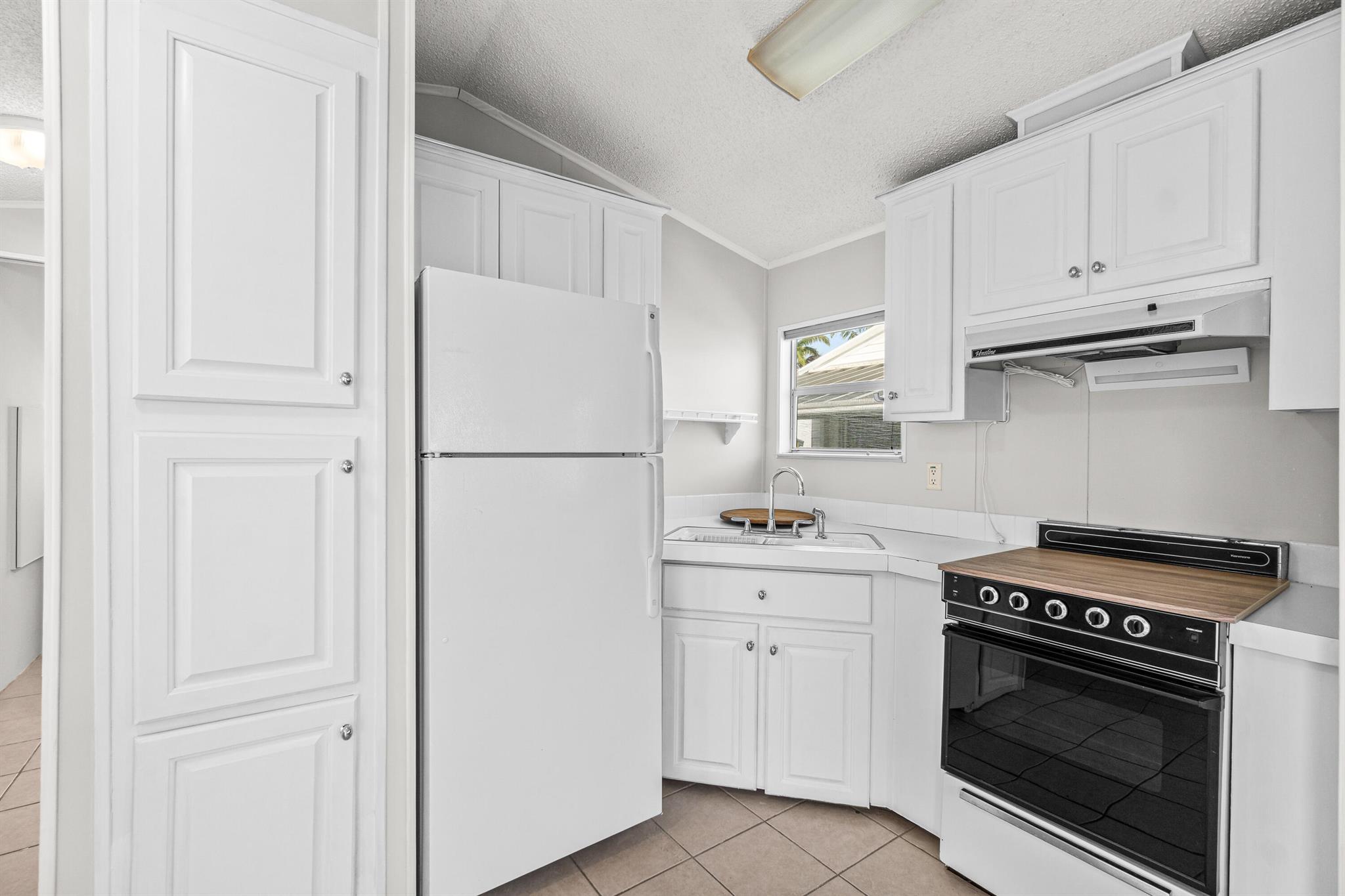 12 Hibiscus Drive H