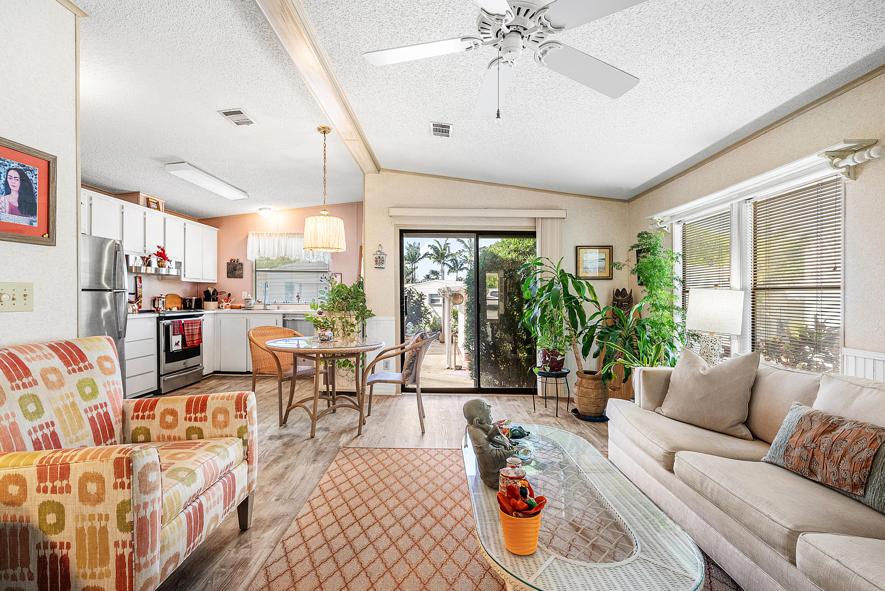 4 Cedar Drive Cd