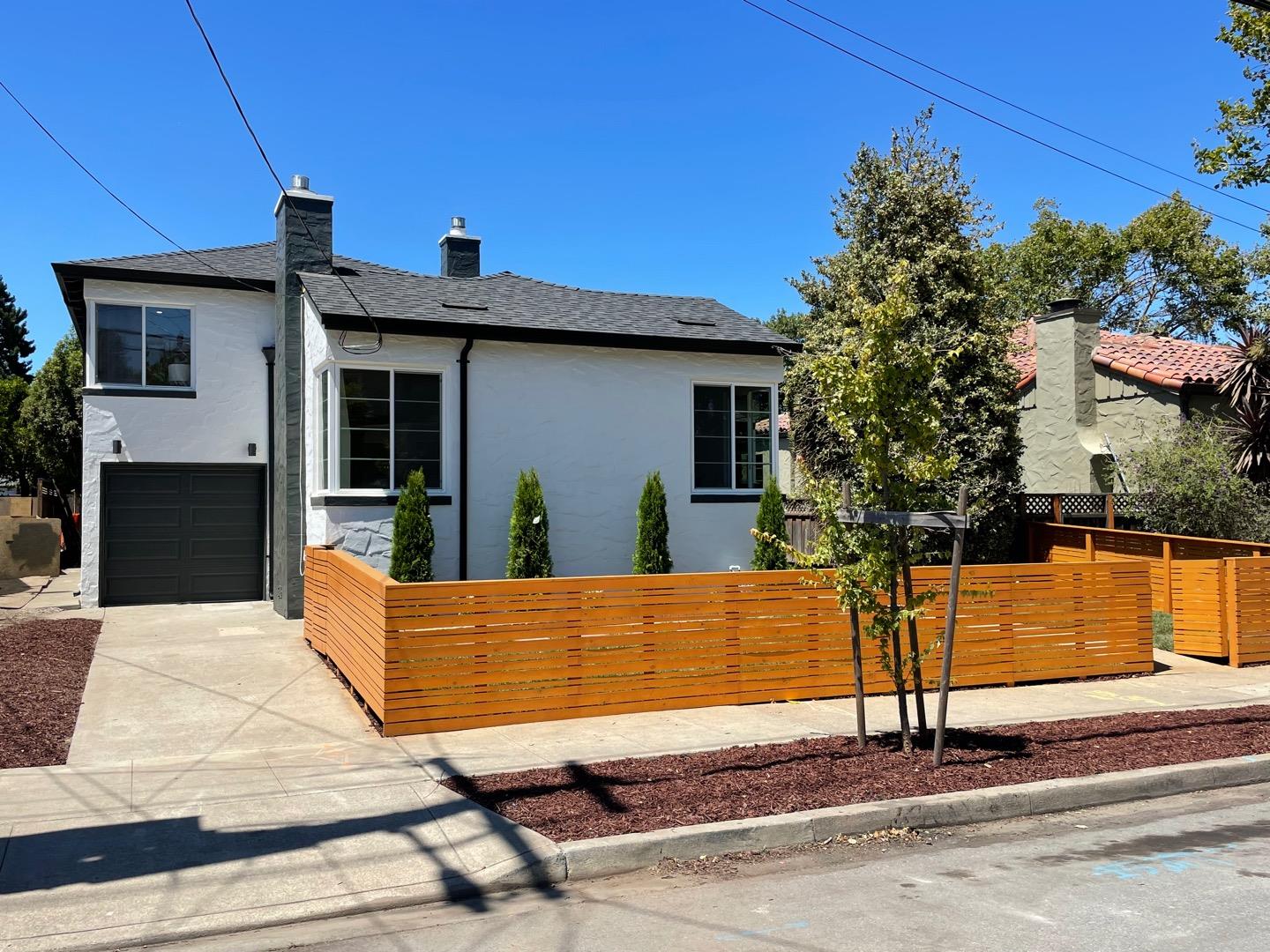 604 Howard AVE