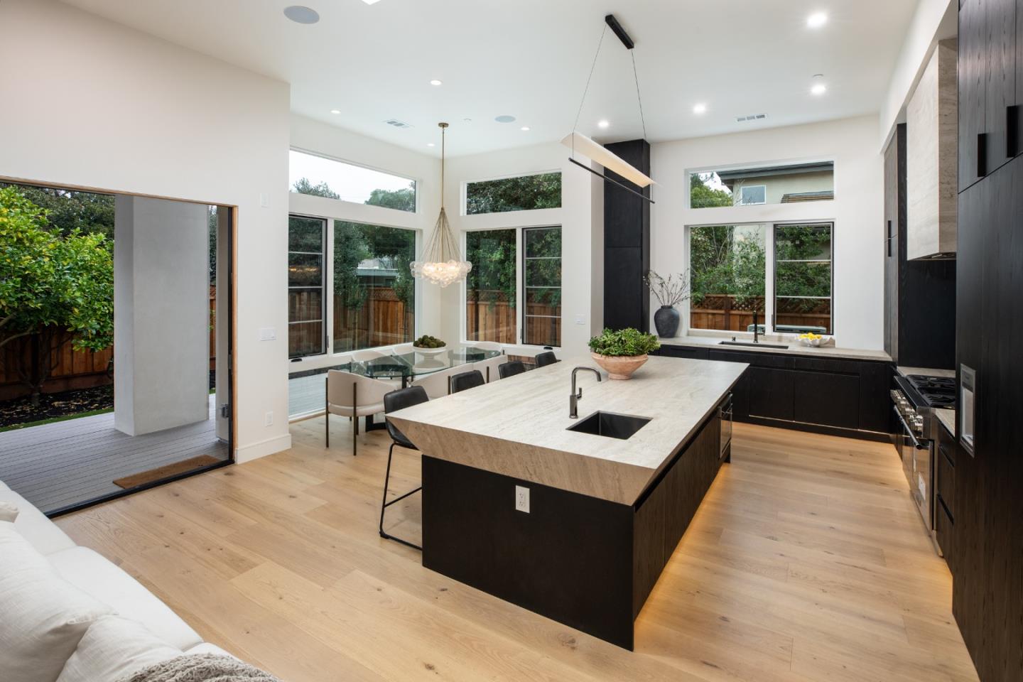 3413 Ross Road