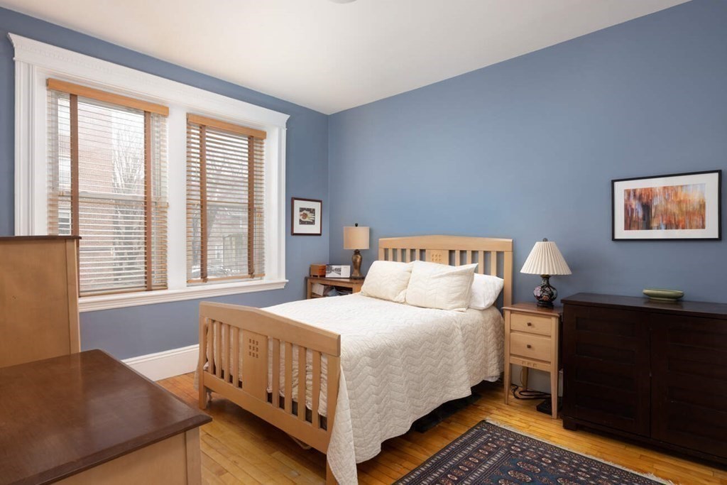 164 Strathmore Rd # 6