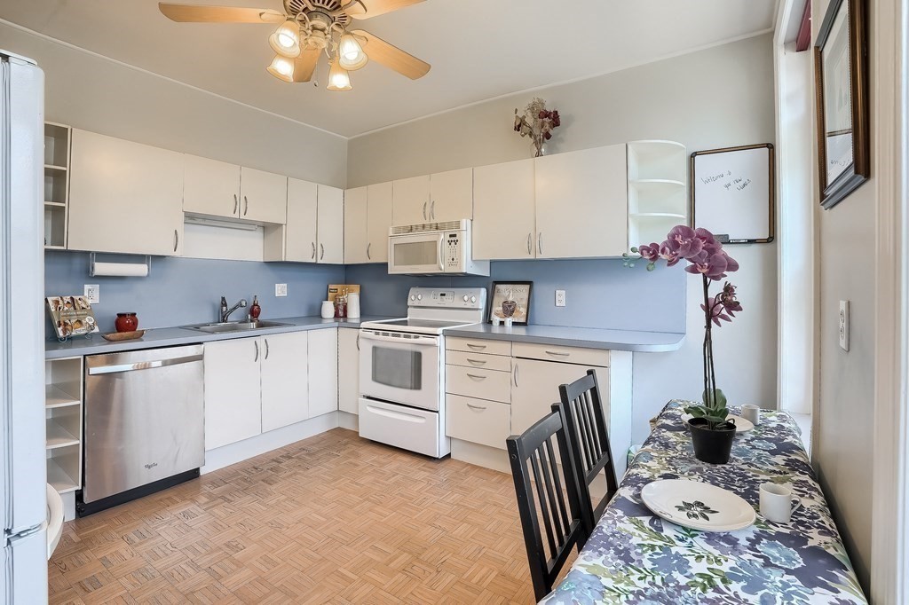 32 Winchester St # 4