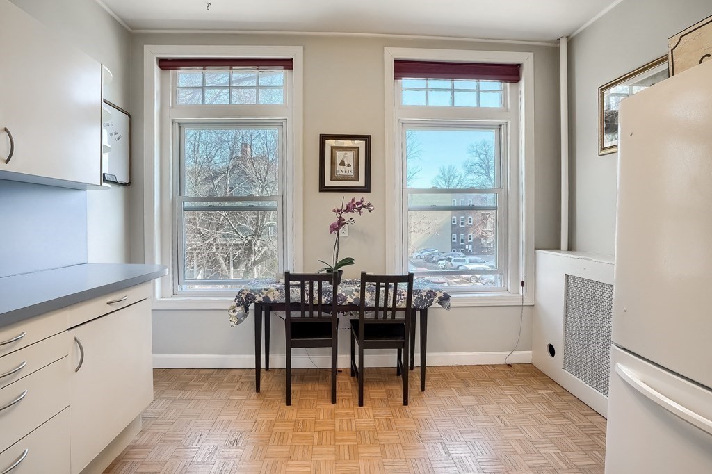 32 Winchester St # 4