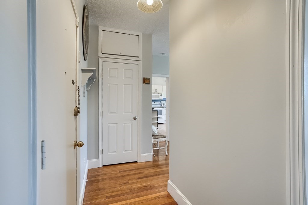 32 Winchester St # 4