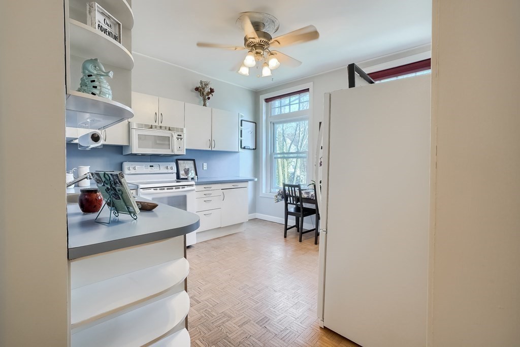 32 Winchester St # 4