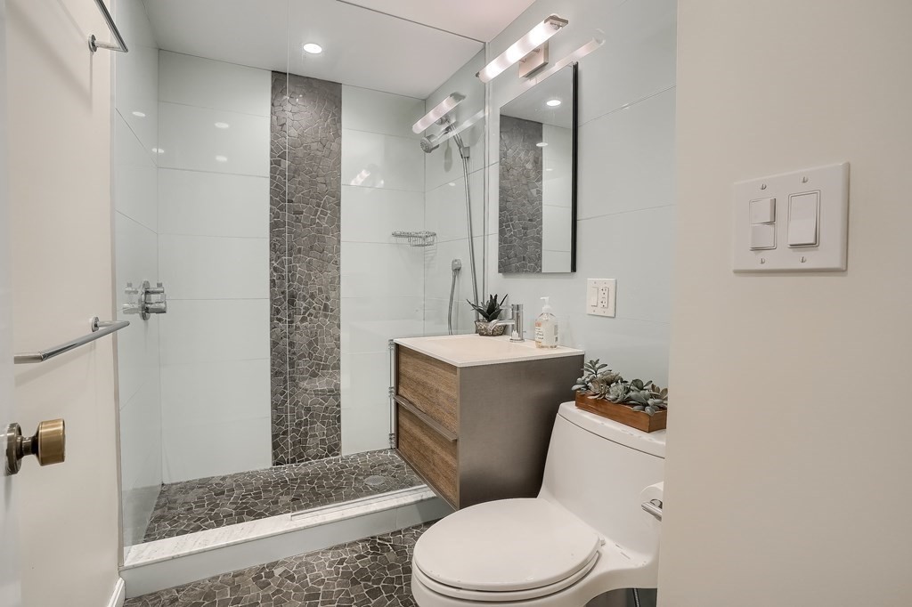 32 Winchester St # 4