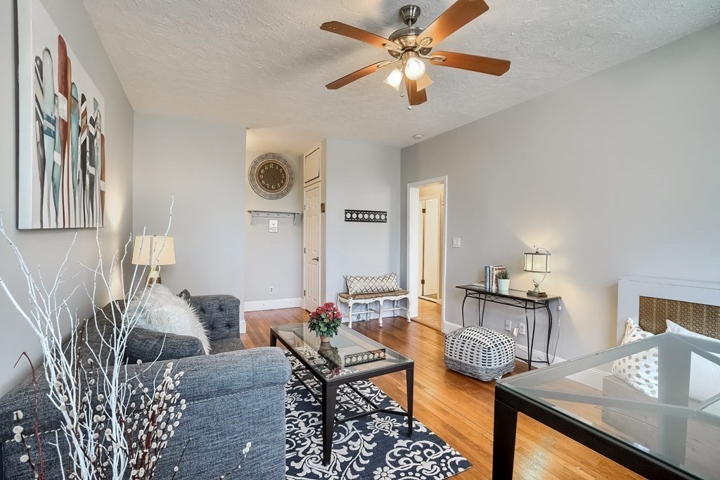 32 Winchester St # 4