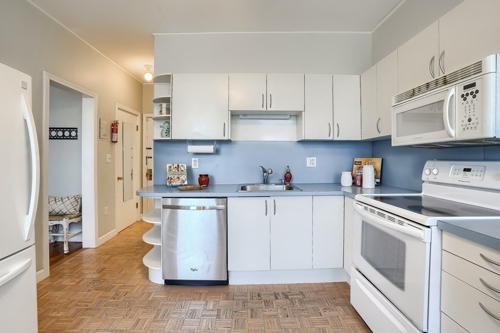 32 Winchester St # 4