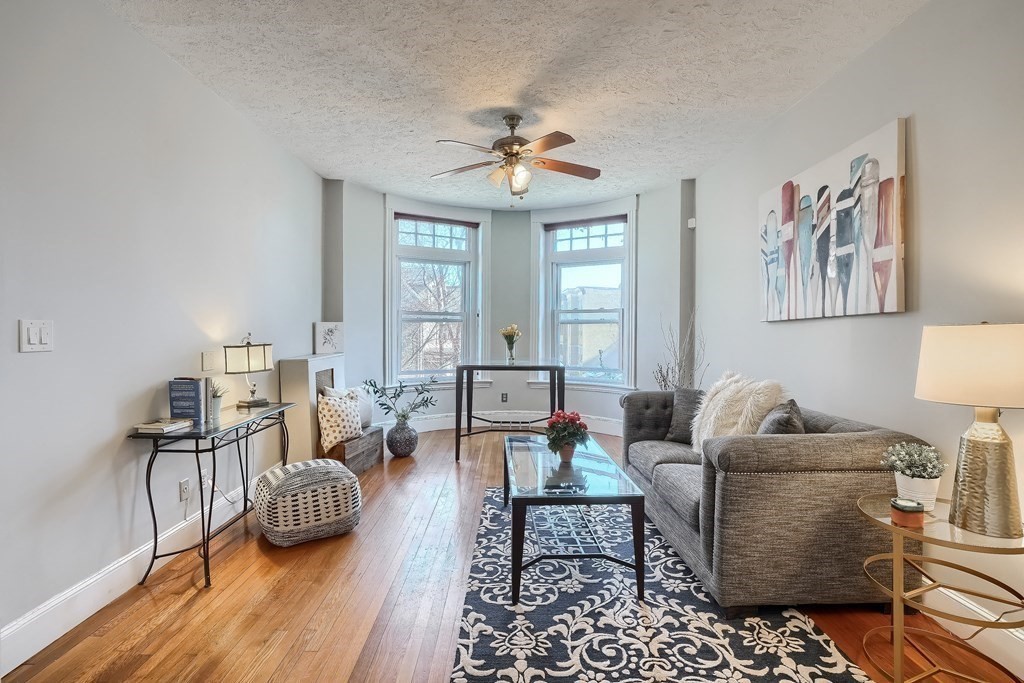 32 Winchester St # 4