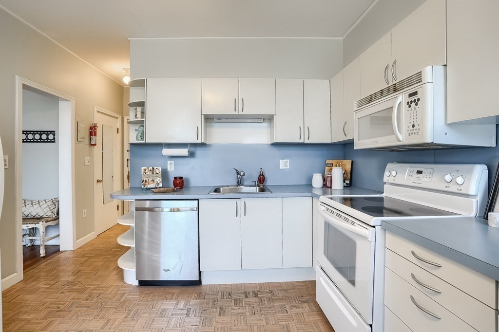 32 Winchester St # 4