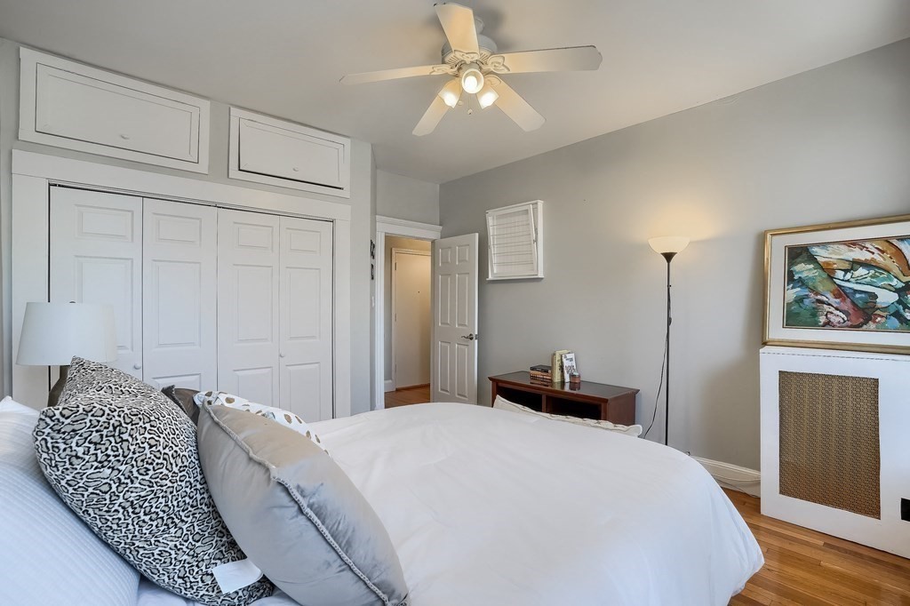 32 Winchester St # 4