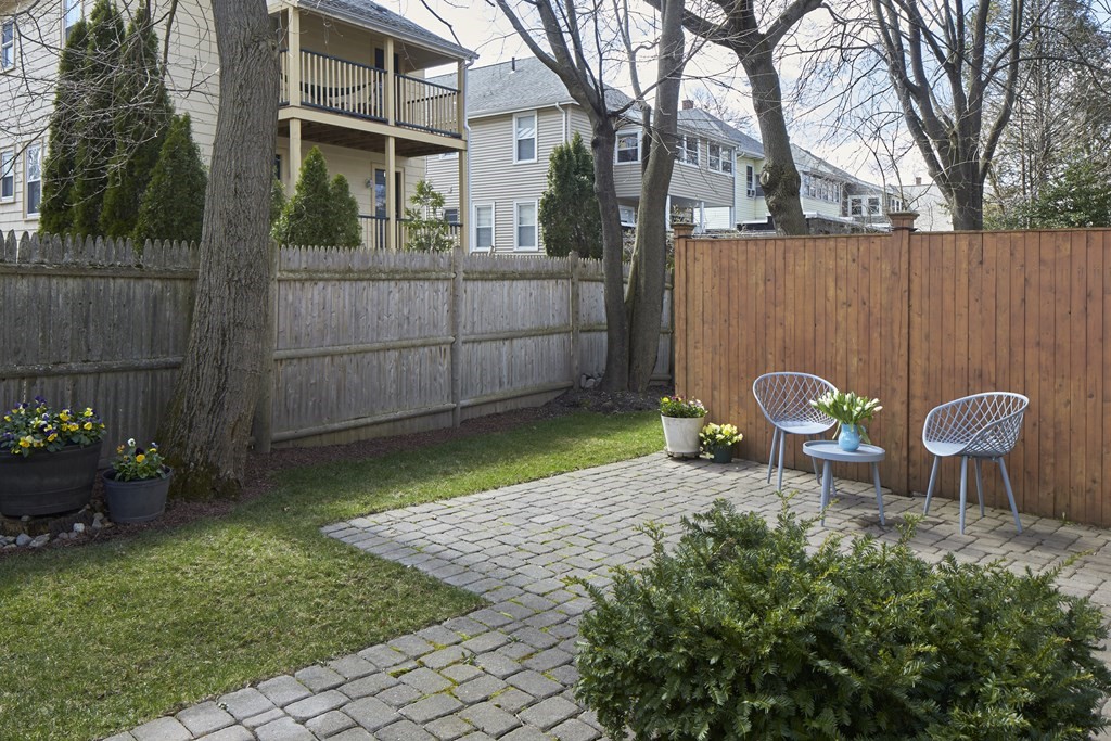 61 Hawthorne Street # 61