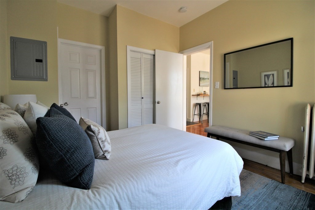 32 Winchester St # 8