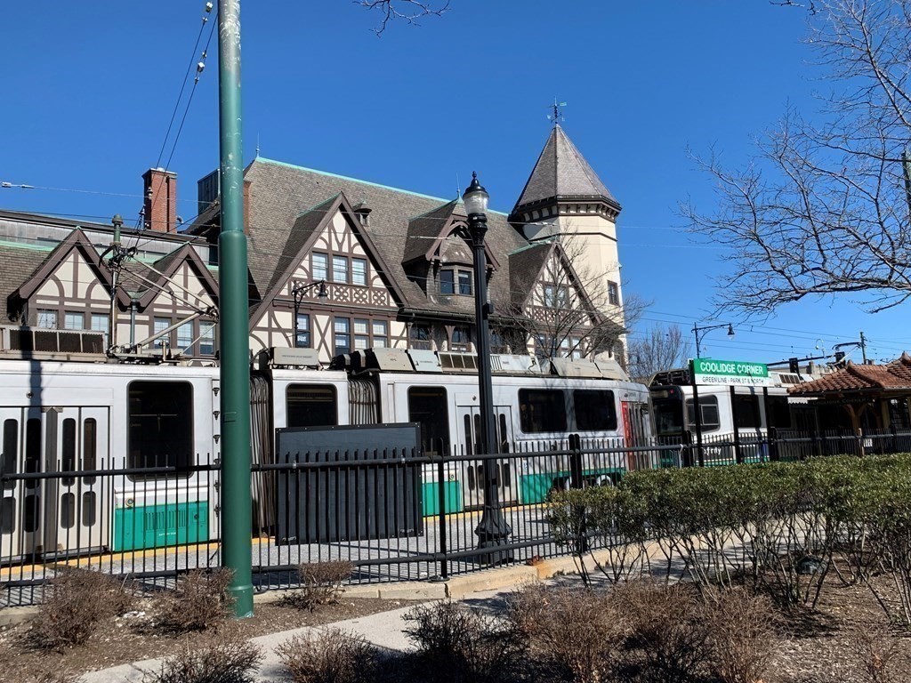 32 Winchester St # 8