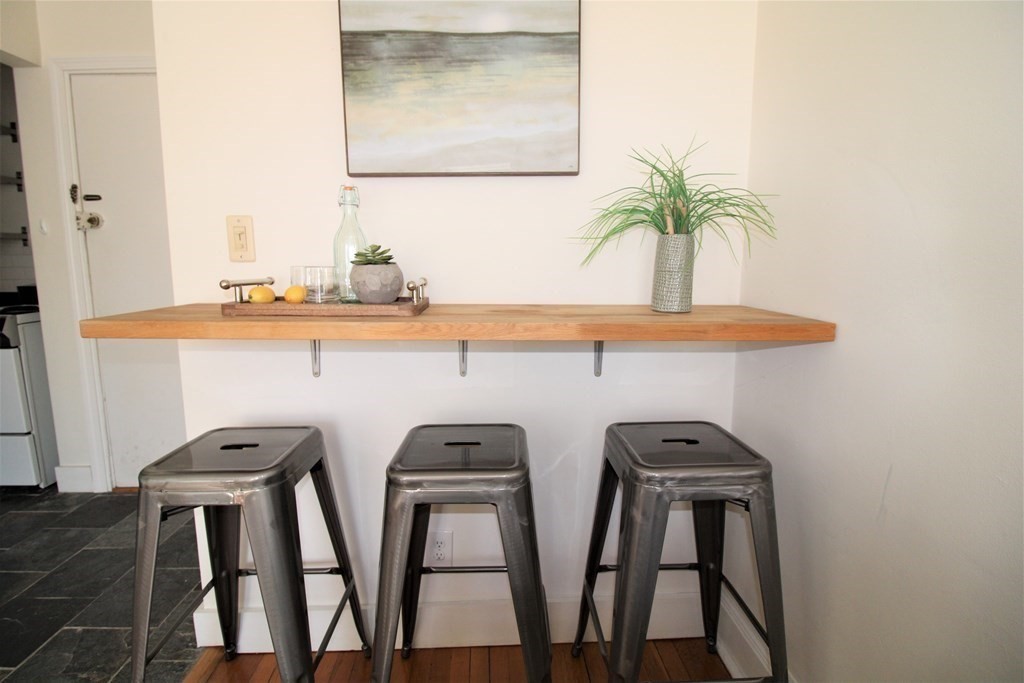 32 Winchester St # 8