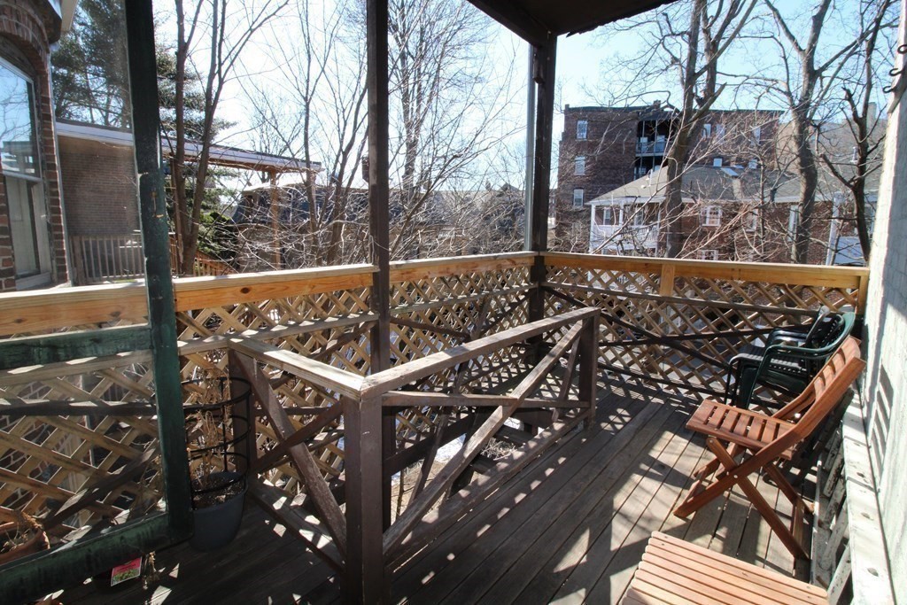 32 Winchester St # 8