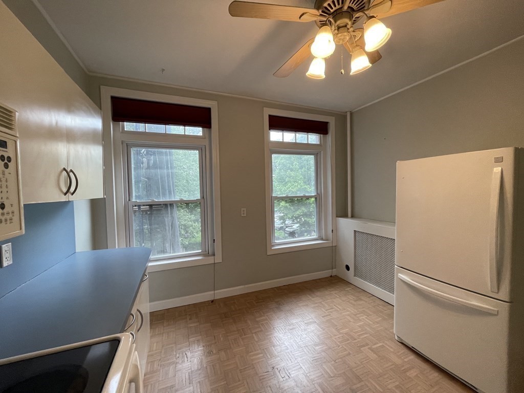 32 Winchester St # 4