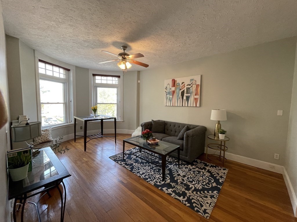 32 Winchester St # 4