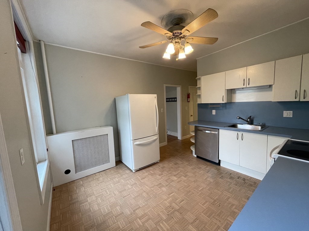 32 Winchester St # 4