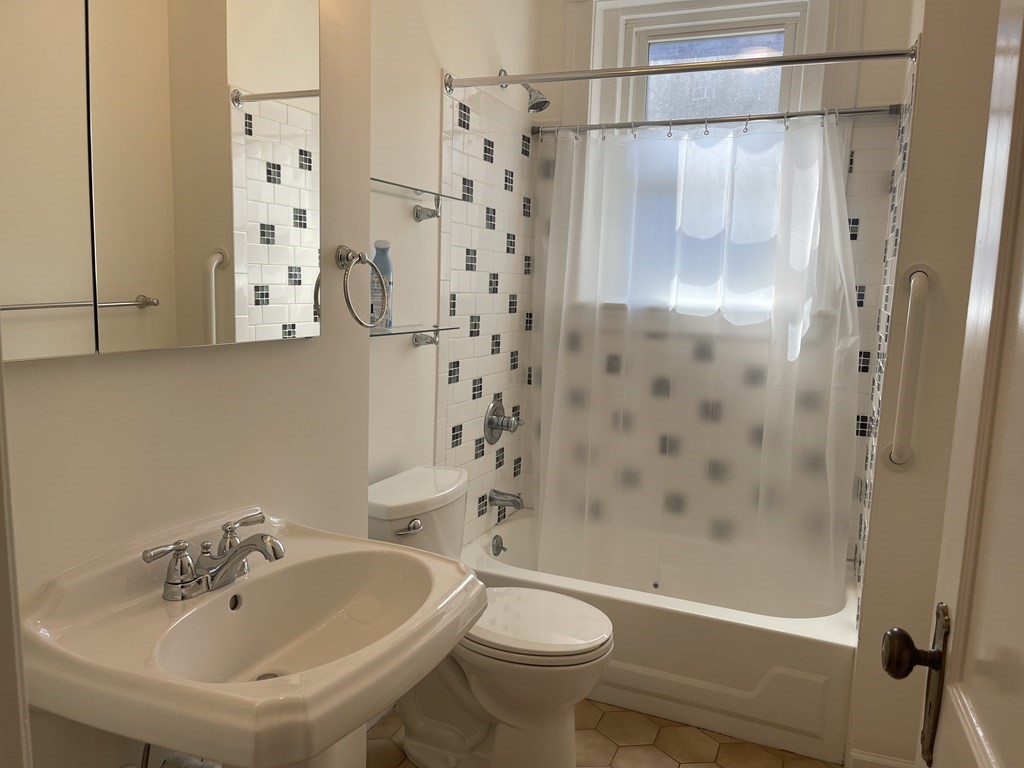 164 Strathmore Rd # 6