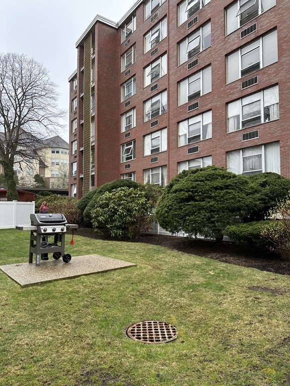 20 Hammond Pond Pkwy # 503