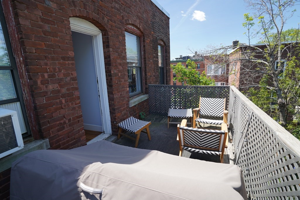 1038 Beacon St # 401