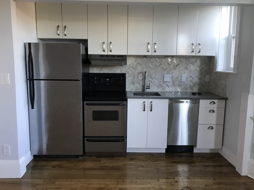 164 Strathmore Rd # 20