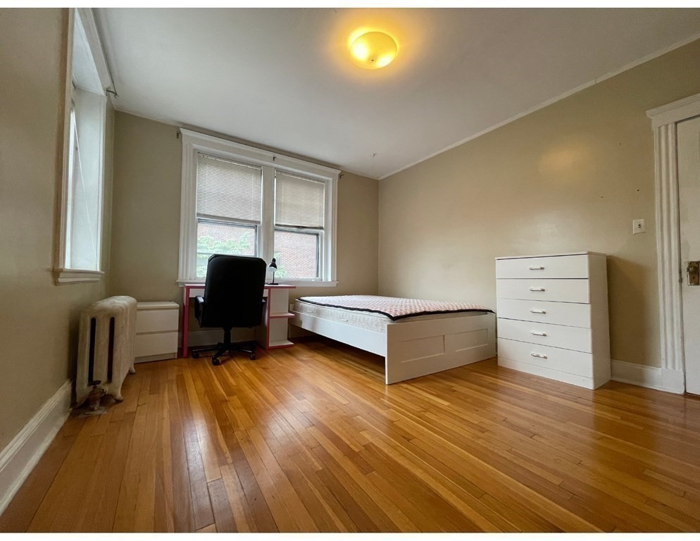 1988 Commonwealth Ave # 4