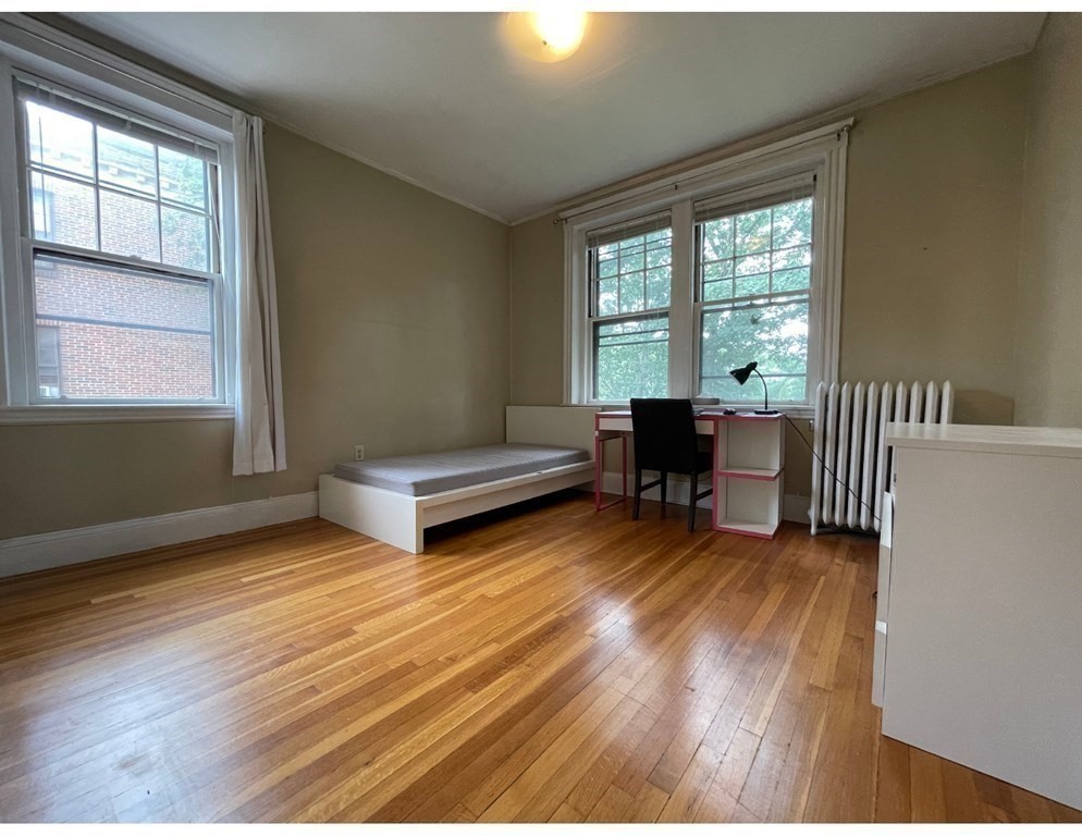 1988 Commonwealth Ave # 4