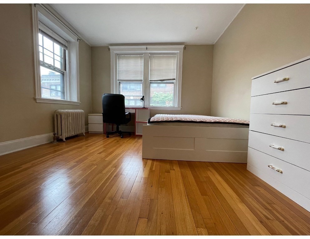 1988 Commonwealth Ave # 4