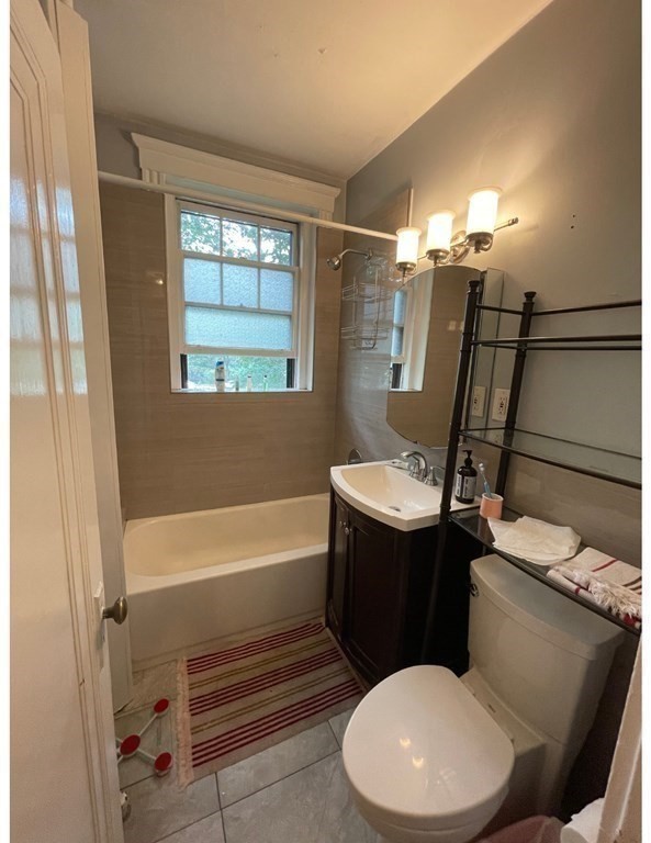 1988 Commonwealth Ave # 4