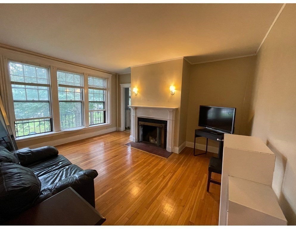 1988 Commonwealth Ave # 4