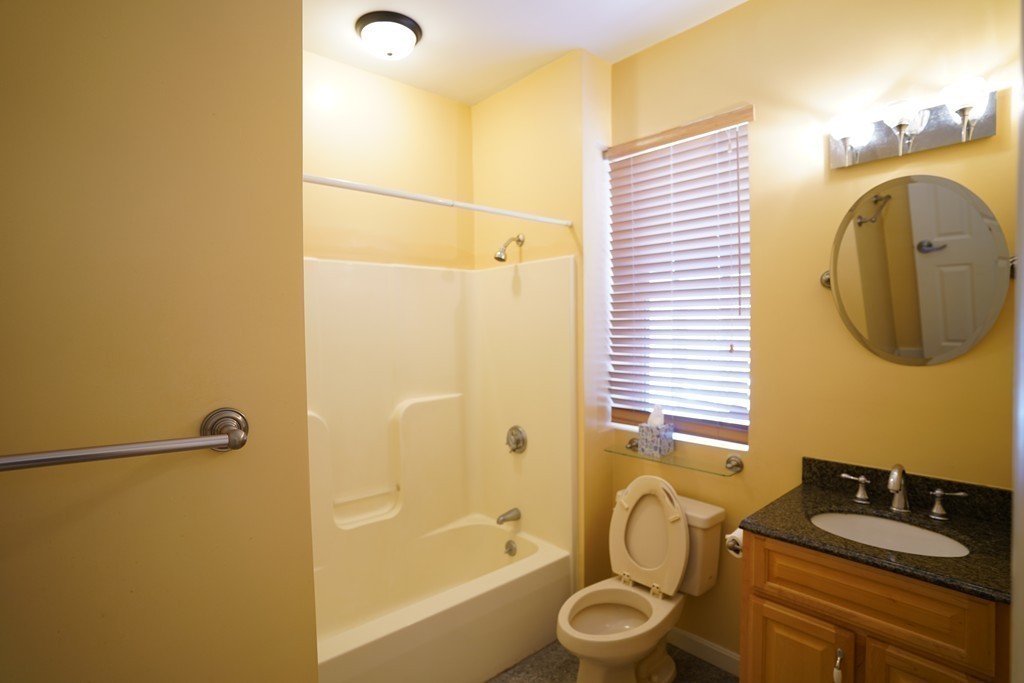 330 Summit Ave # 305