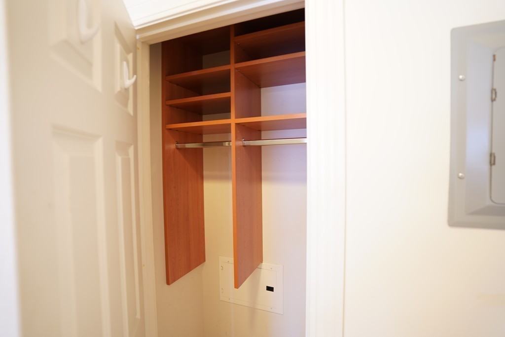 330 Summit Ave # 305