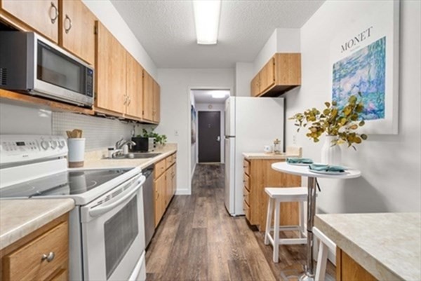 50 Longwood Ave Unit: U:317